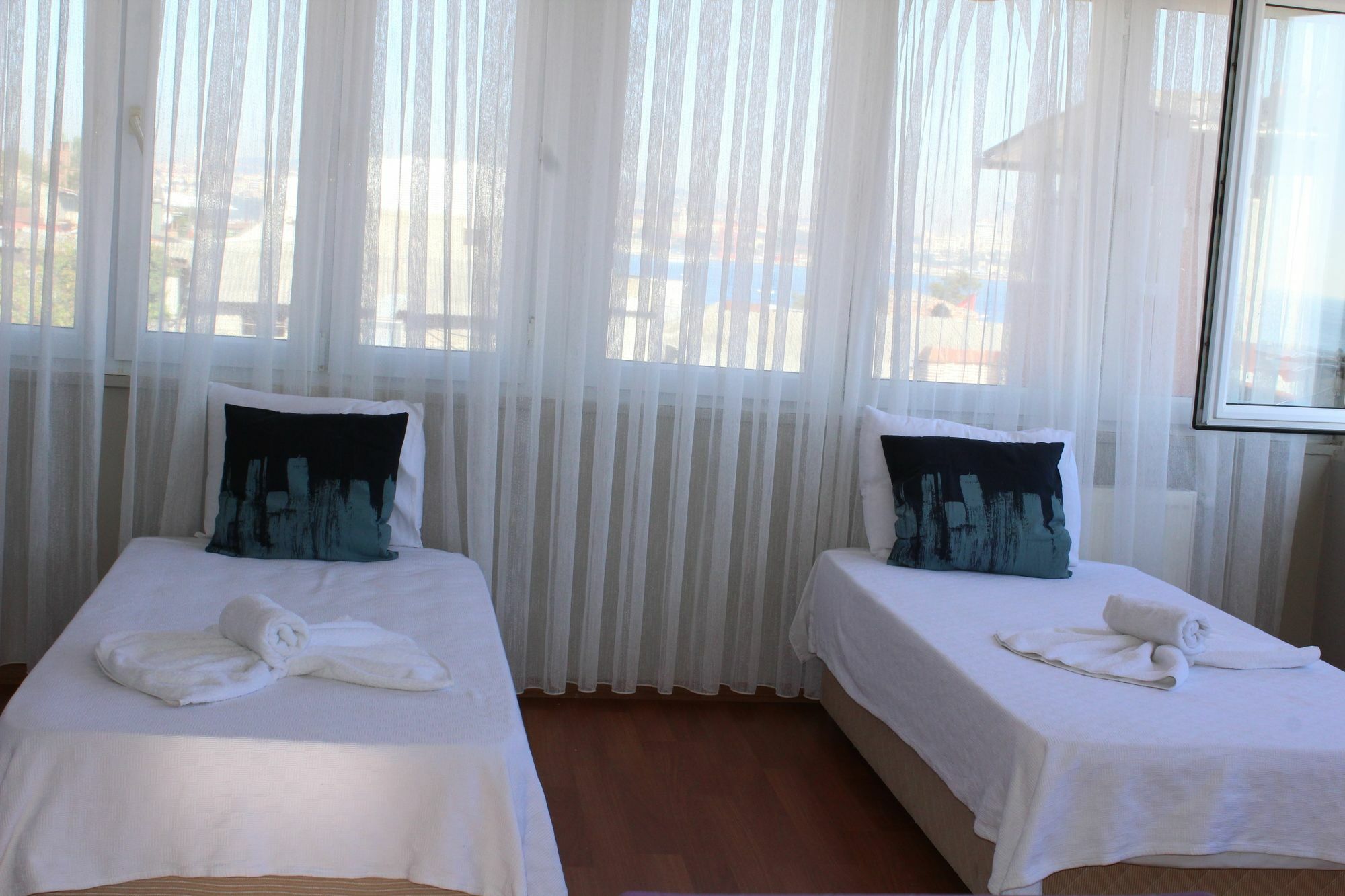 Likya Apart Hotel Истанбул Екстериор снимка
